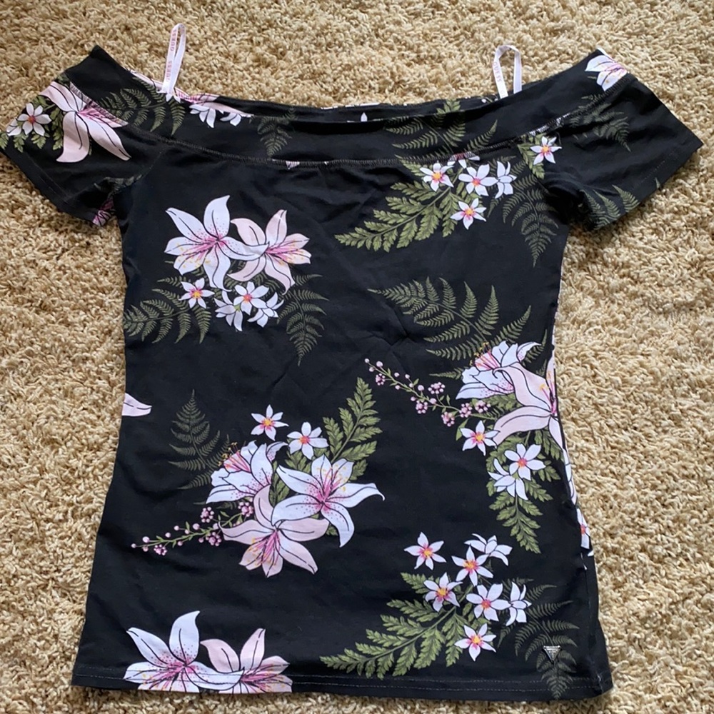Guess top
